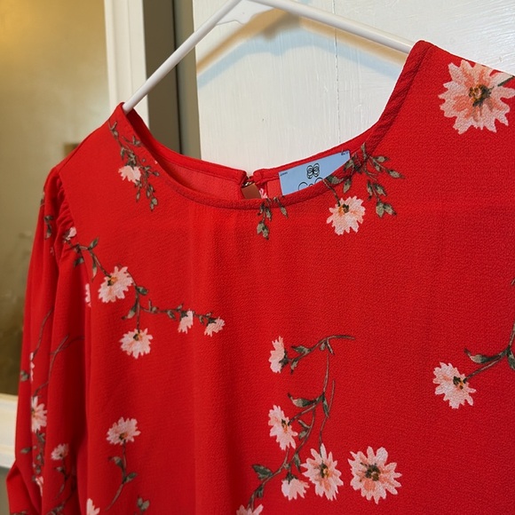 CeCe Red Floral Top - Picture 3 of 4
